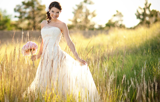 Sample Sale at Little White Dress | Cloud 9 Weddings & Papers